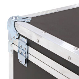 Transportkoffer flightcase mit doppelverschluss und handgriffen