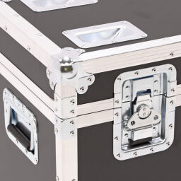 Transportkoffer flightcase mit doppelverschluss und handgriff