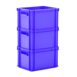 Stacking box plastic stackable all walls closed + open handles