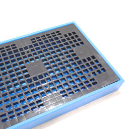 Plastic trays retention basin for 2 x 60 l drums