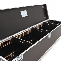 Transportkoffer flightcase mit doppelverschluss und handgriffen